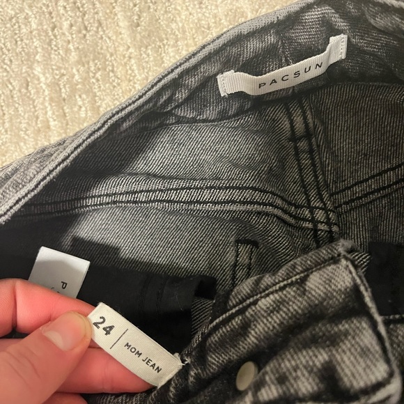 Black Pacson mom jeans - Picture 4 of 4